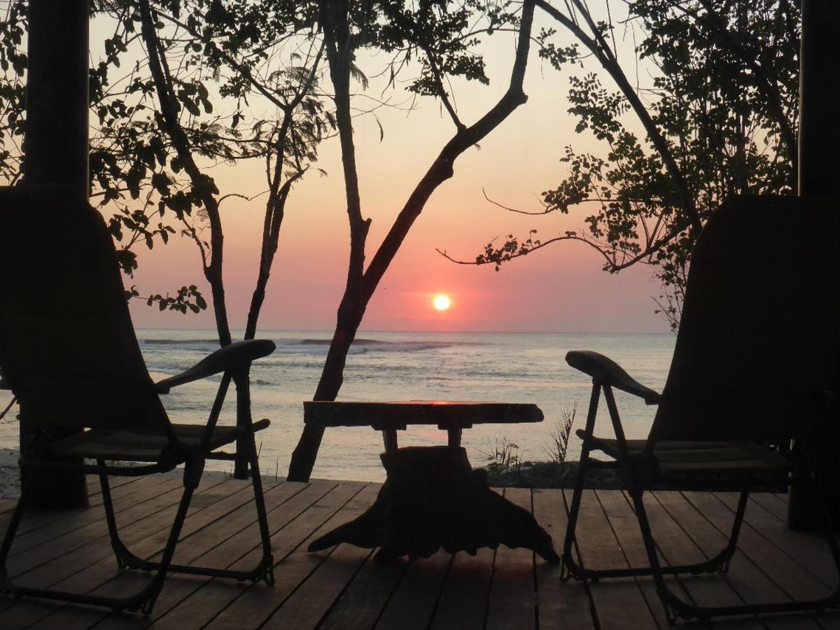 Hotel Castaway Surf Retreat 1 Sekongkang Exterior foto